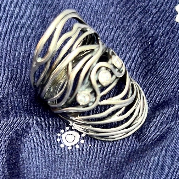 Sterling Silver Ring with Cubic Zirconias - Picture 7 of 9
